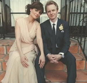A picture of David Hornsby and Emily Deschanel at the time of their wedding ceremony.